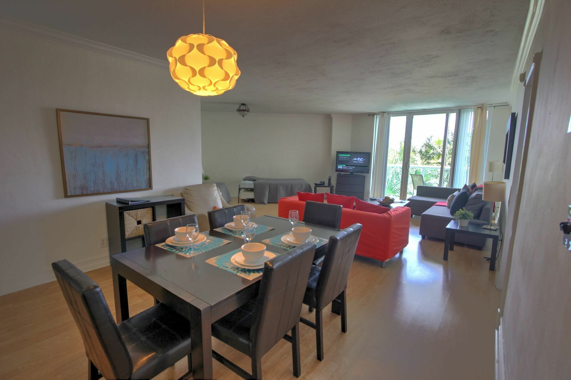 Hollywood Condo