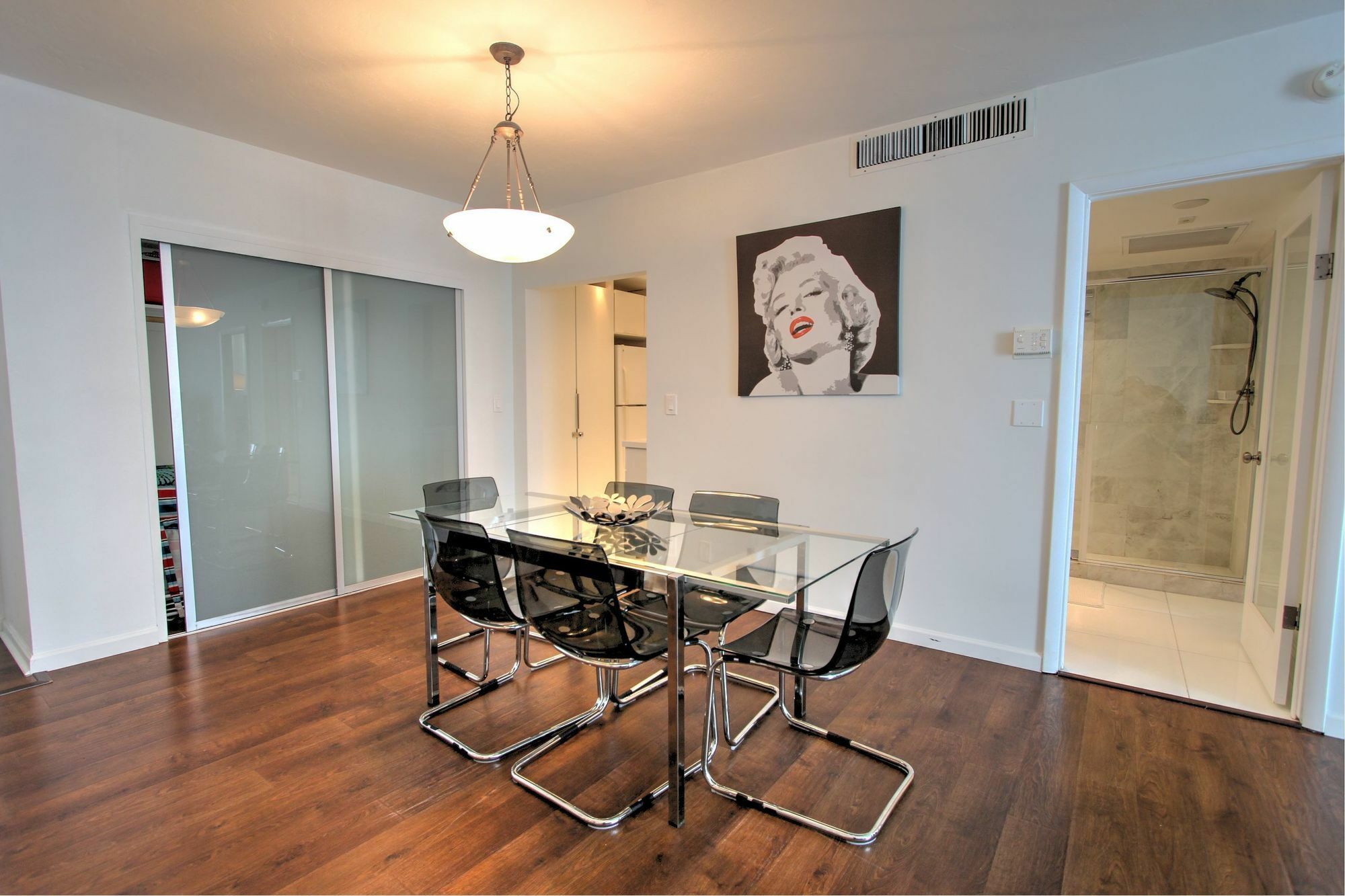 Hollywood Condo *