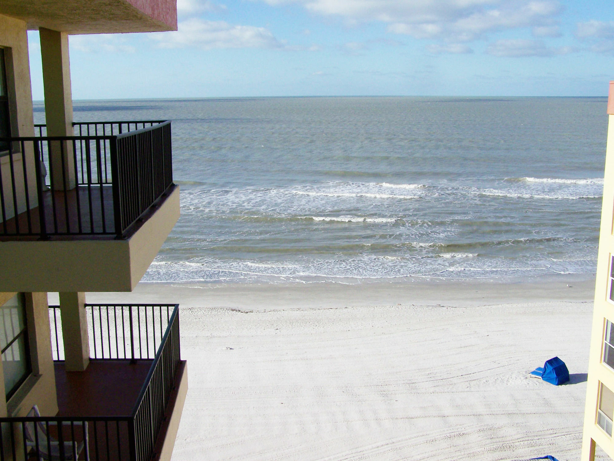 Las Brisas - Three Bedroom Condo - 504 *
