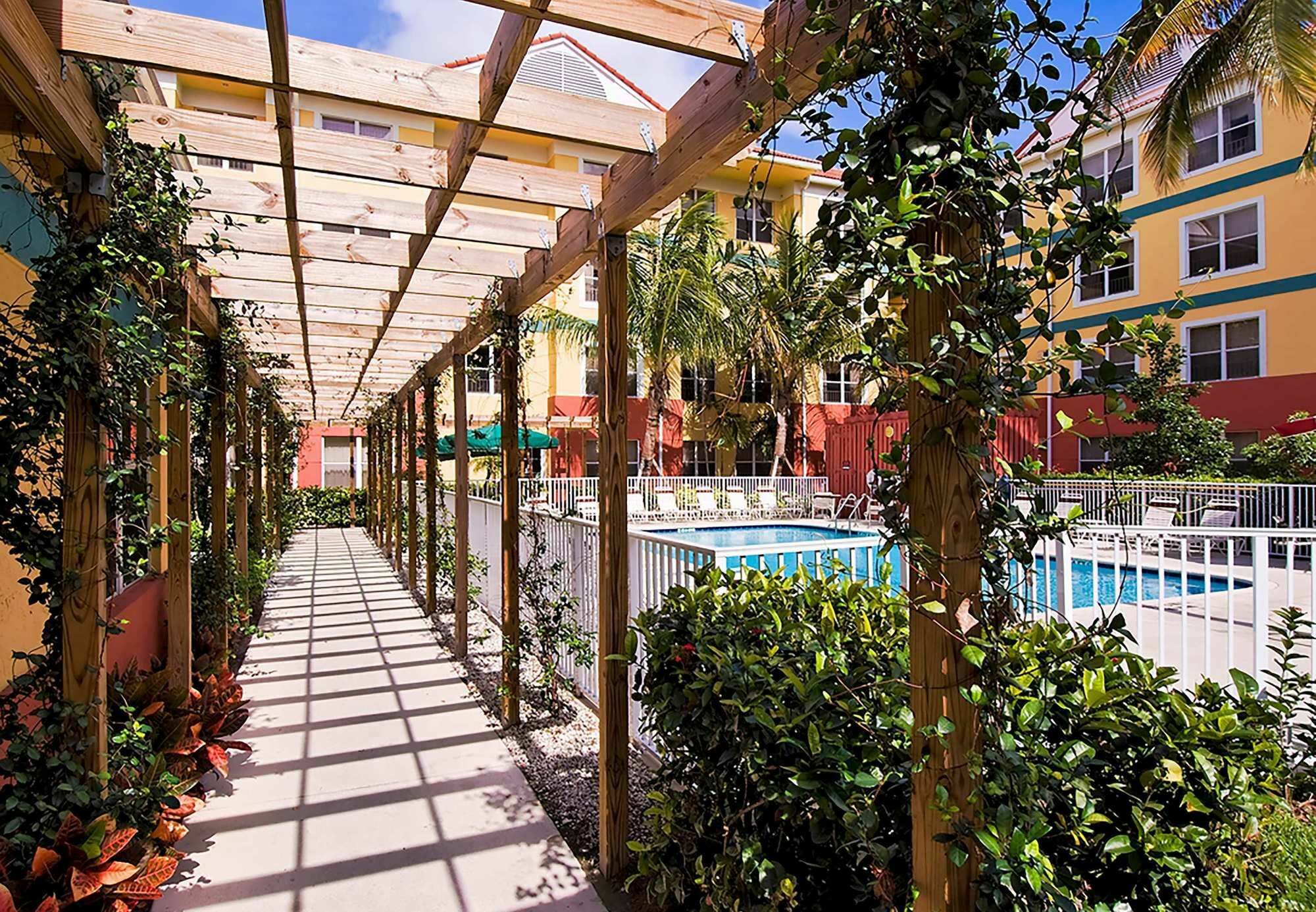 Hotel By Marriott Lauderdale Of 3*