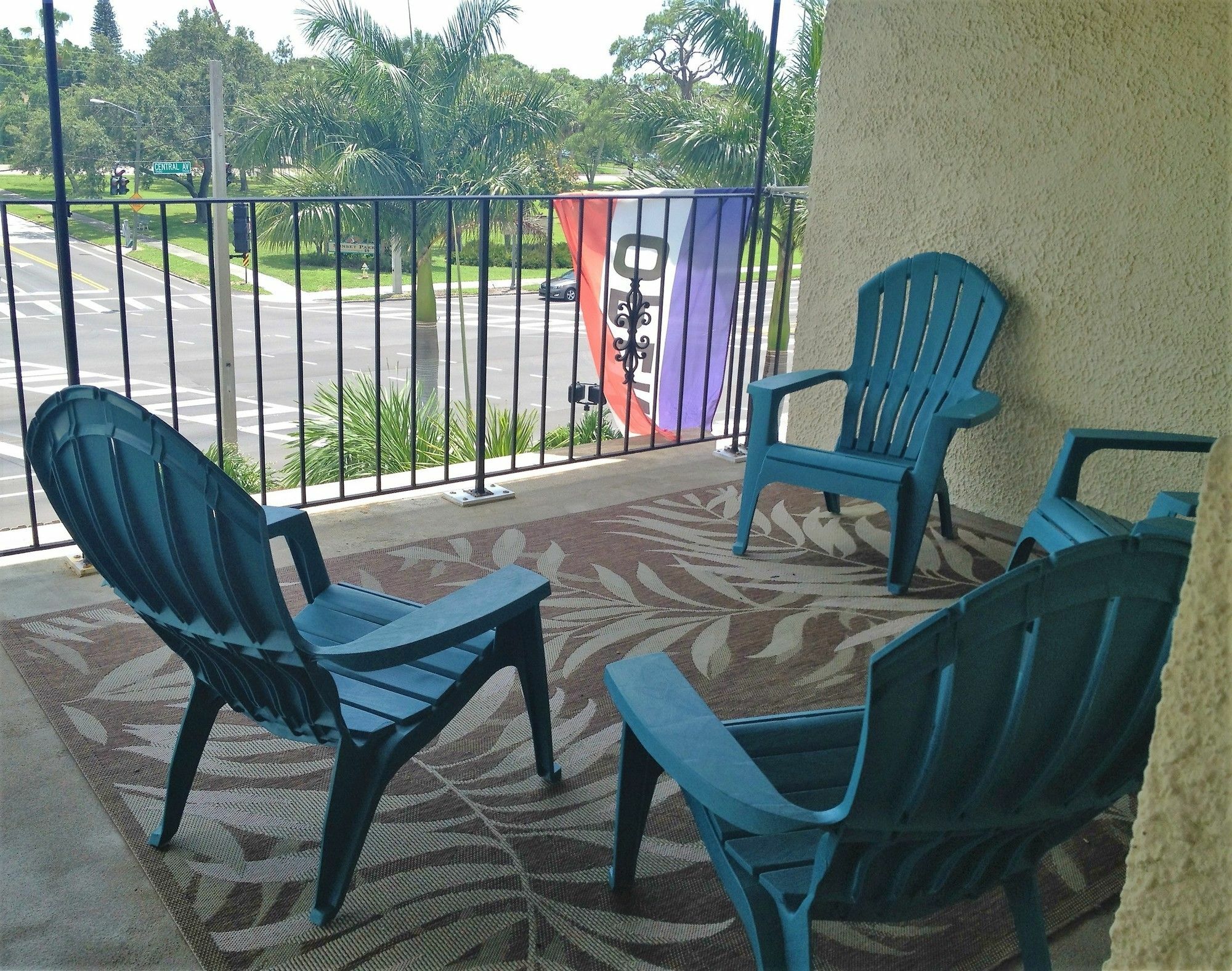 Crystal Bay Historic Hotel St. Petersburg