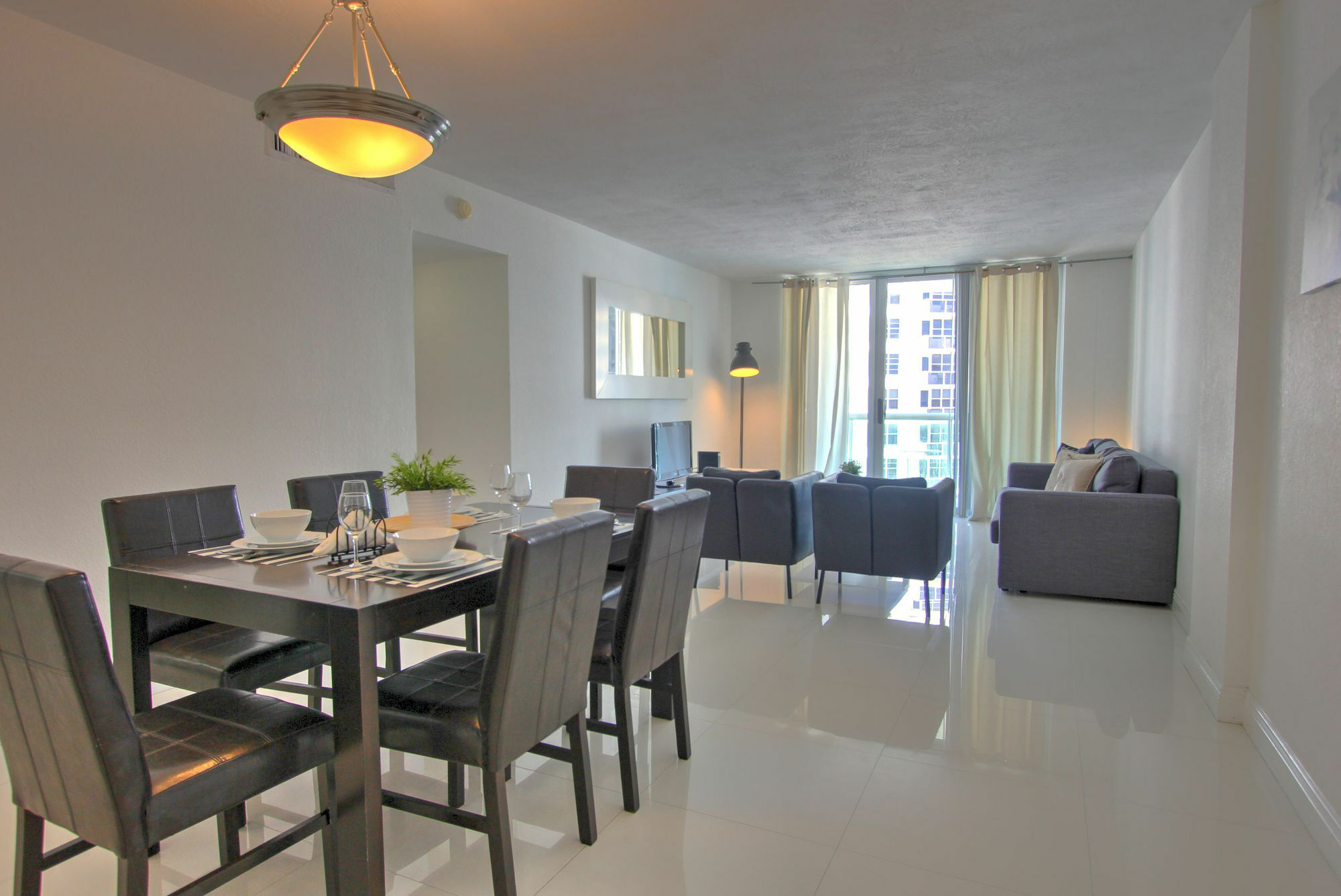 Hollywood Condo