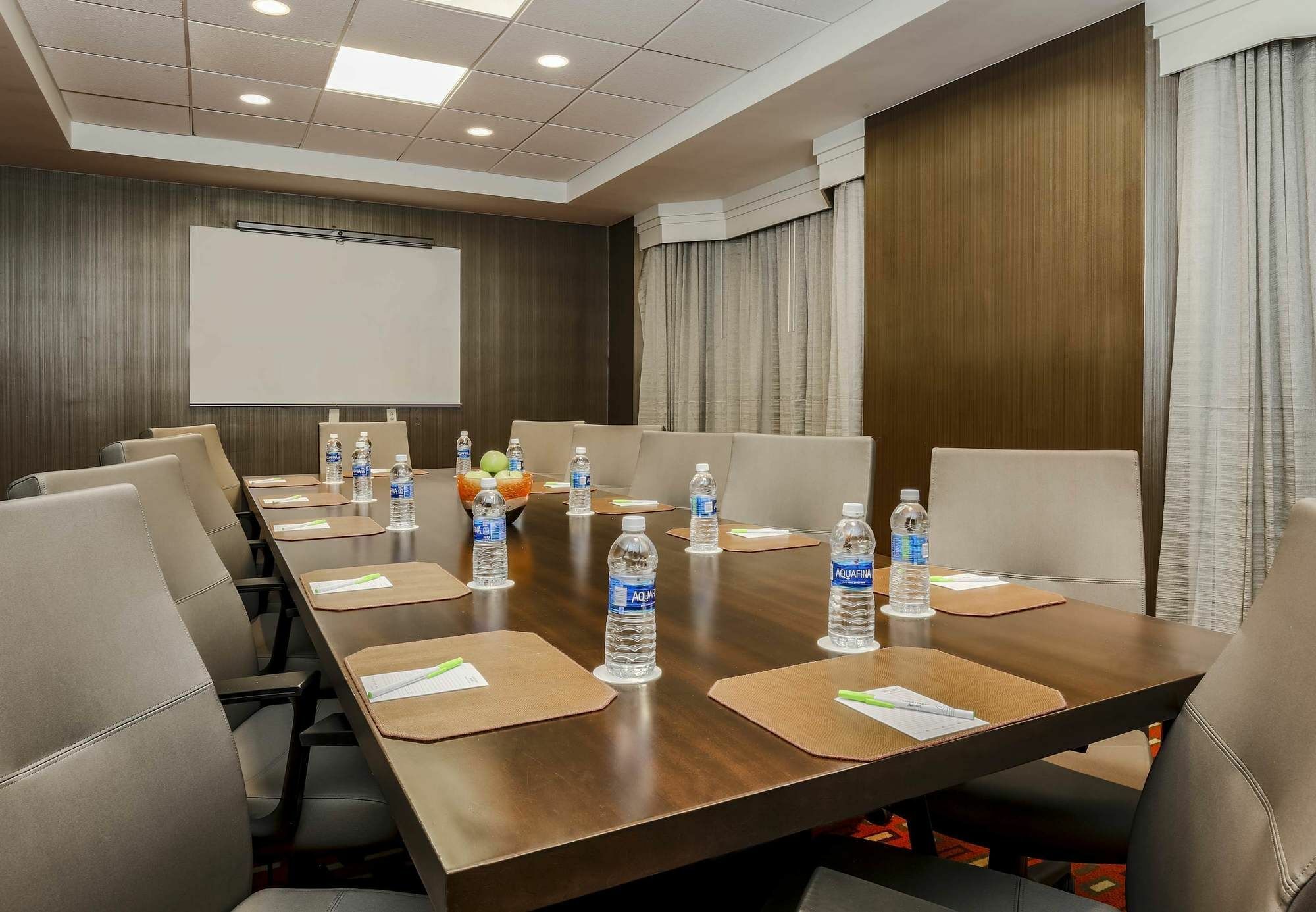 Courtyard By Marriott Orlando Mary North 3* Heathrow
