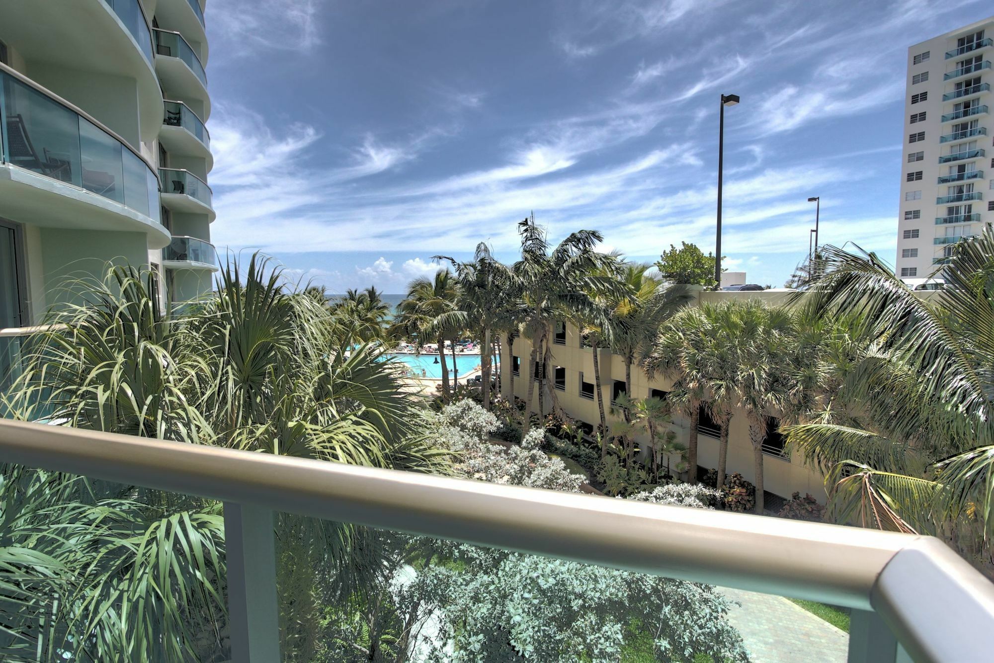 Hollywood Condo