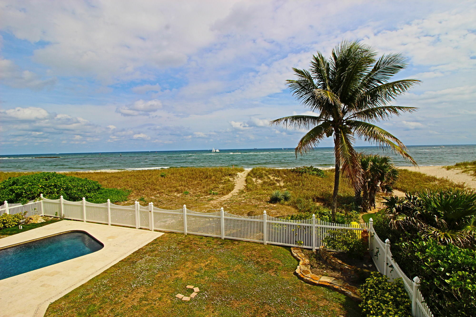 Luxury Oceanfront Estate
