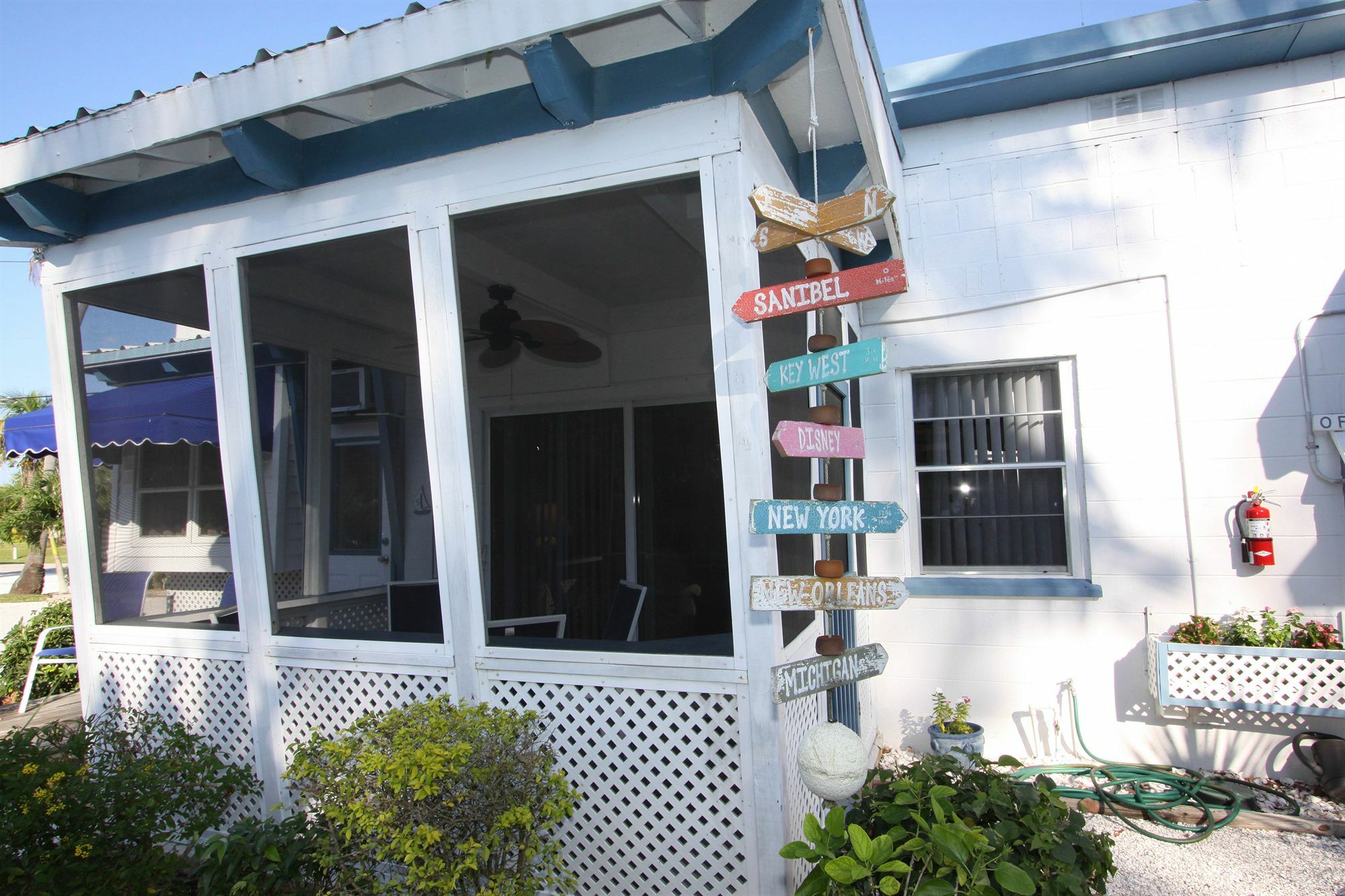 Motel Tropical Winds Beachfront And Sanibel