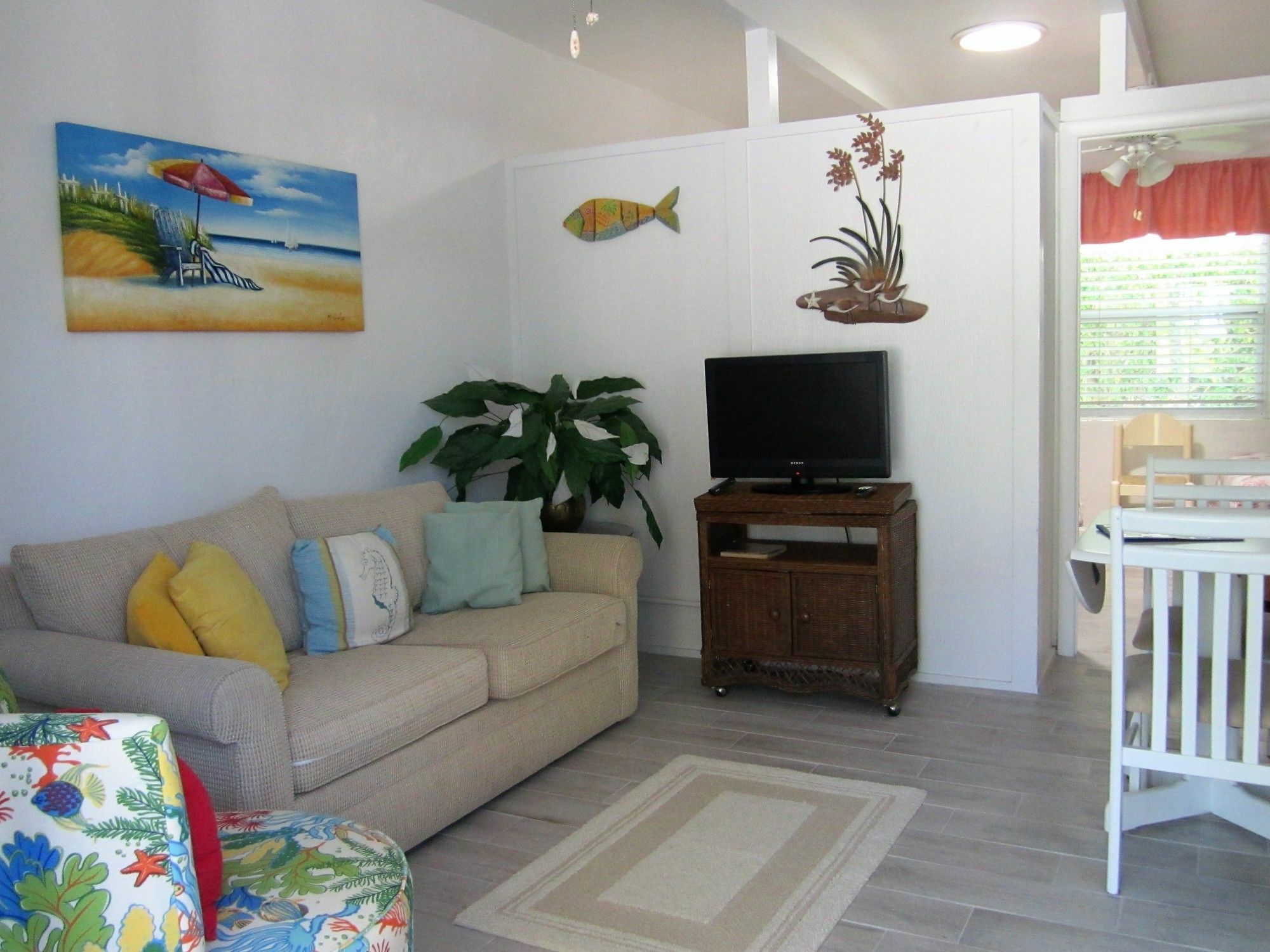 Tropical Winds Beachfront And Motel 3*