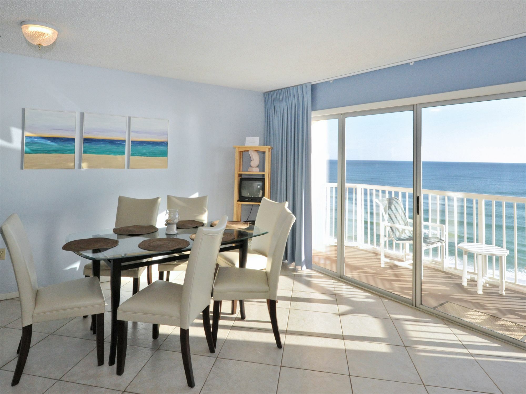 Islander I Apartment