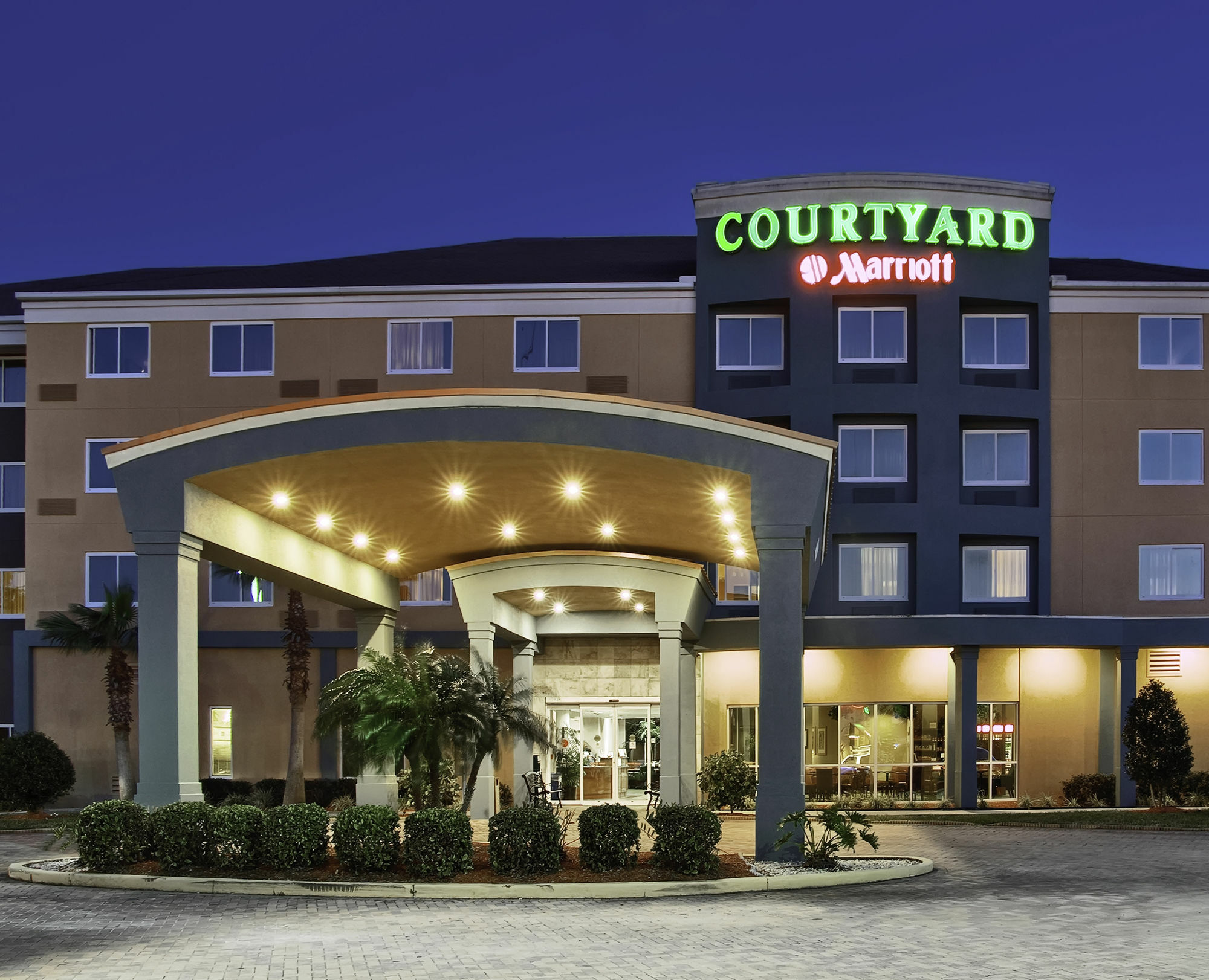Courtyard Tampa Hotel