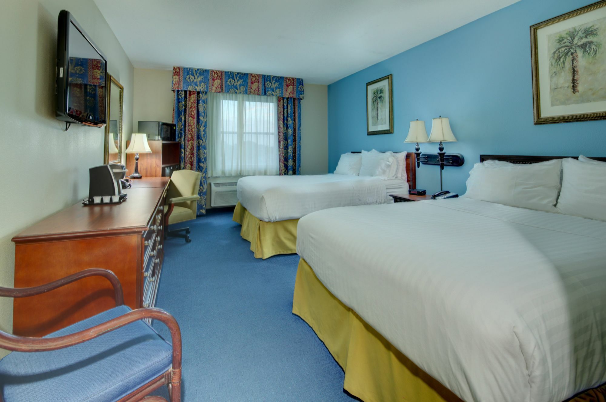 Hotel Express & Miami By Ihg 3*