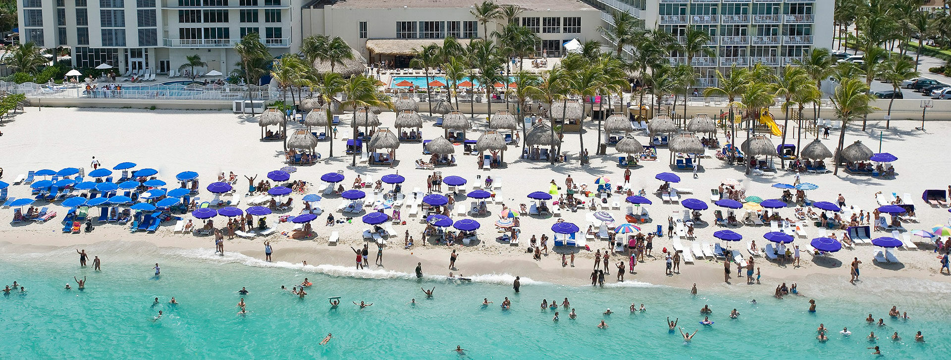 Resort Newport Beachside &