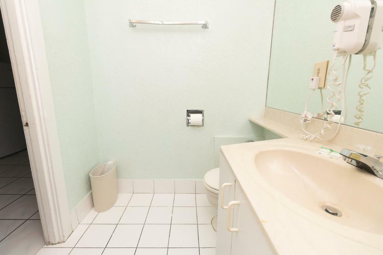 626 Ocean View Hollywood Apartment