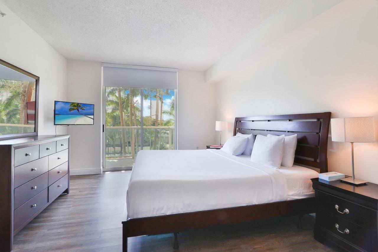 Intracoastal Yacht Club By Hosteeva Aparthotel