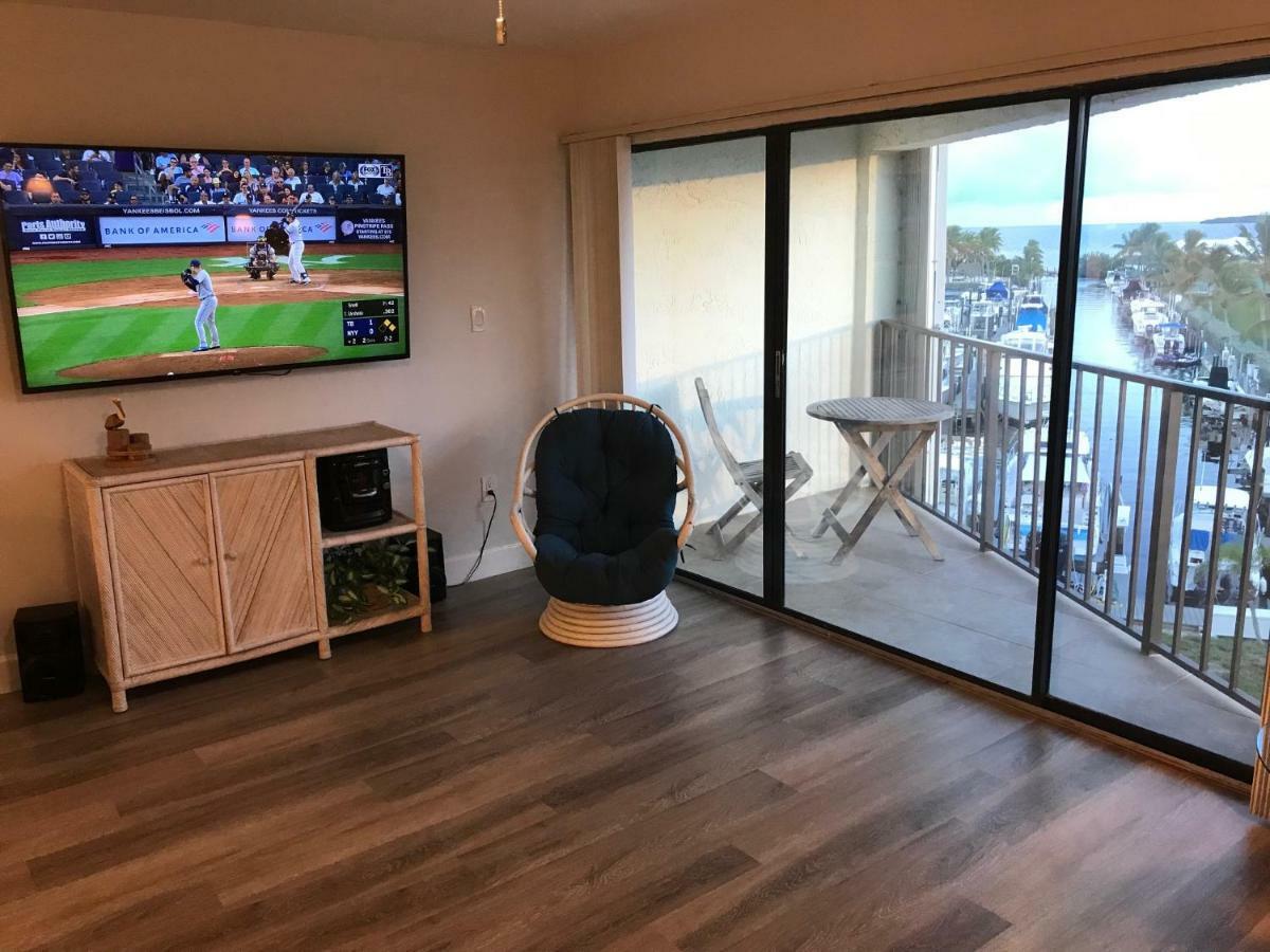 Licensed Mgr - Modern Oceanfront Condo! Beautiful Ocean Views! Resort! 2 King Beds! *