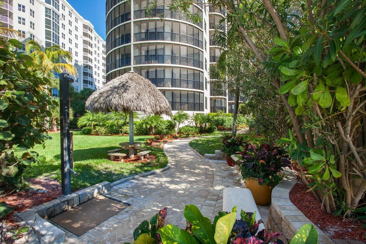 Pointe Estero 3*