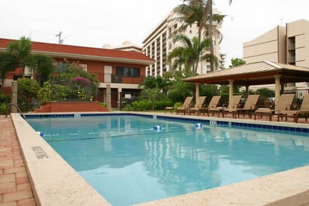 Hotel Away Lauderdale-by-the-Sea