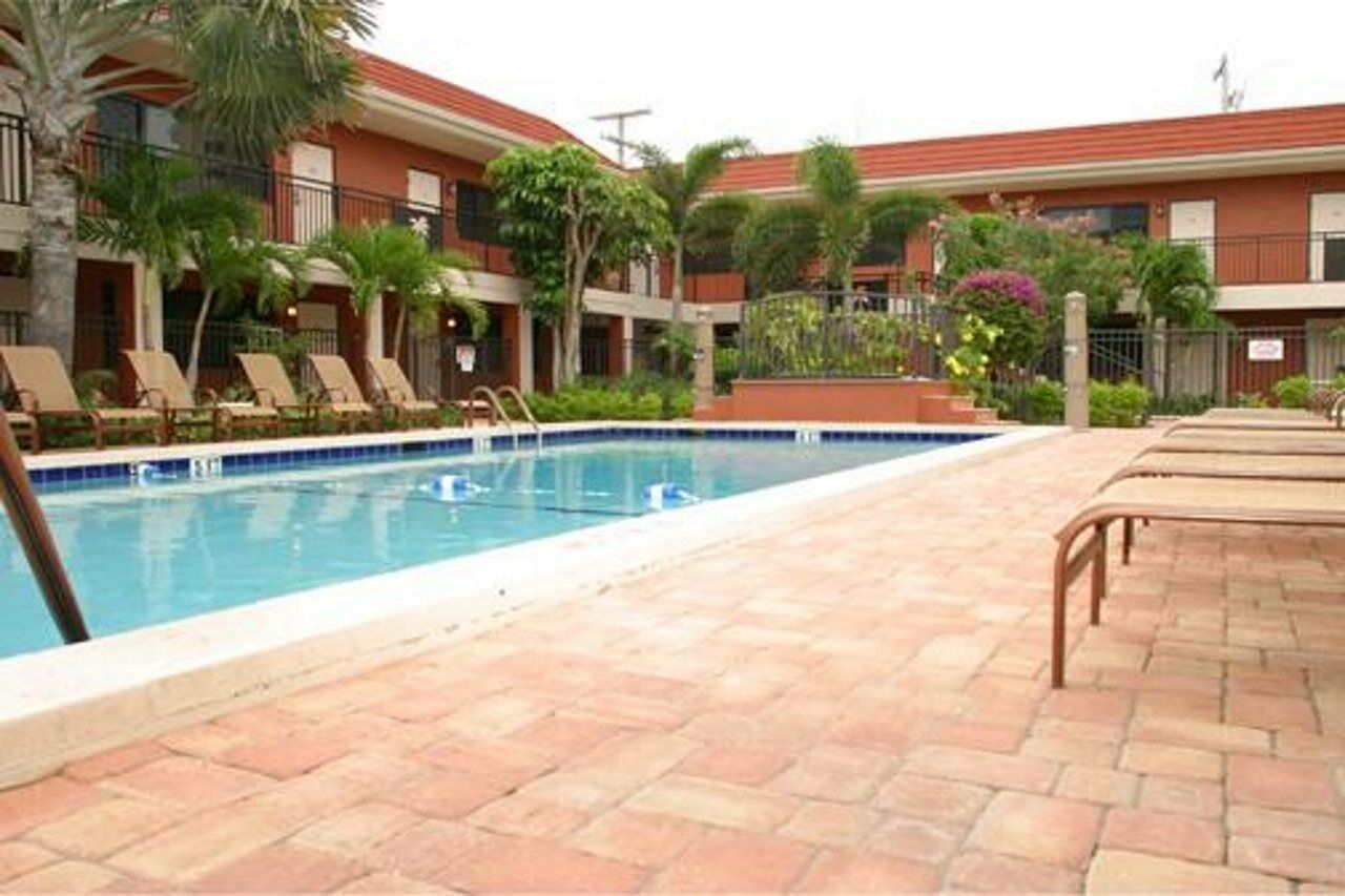 Hotel Away Lauderdale-by-the-Sea
