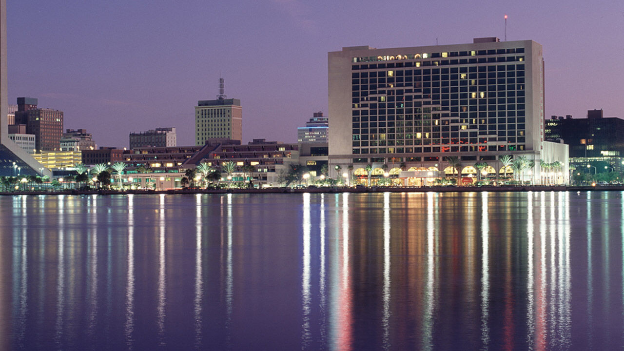 Hyatt Regency Riverfront Hotel 3*