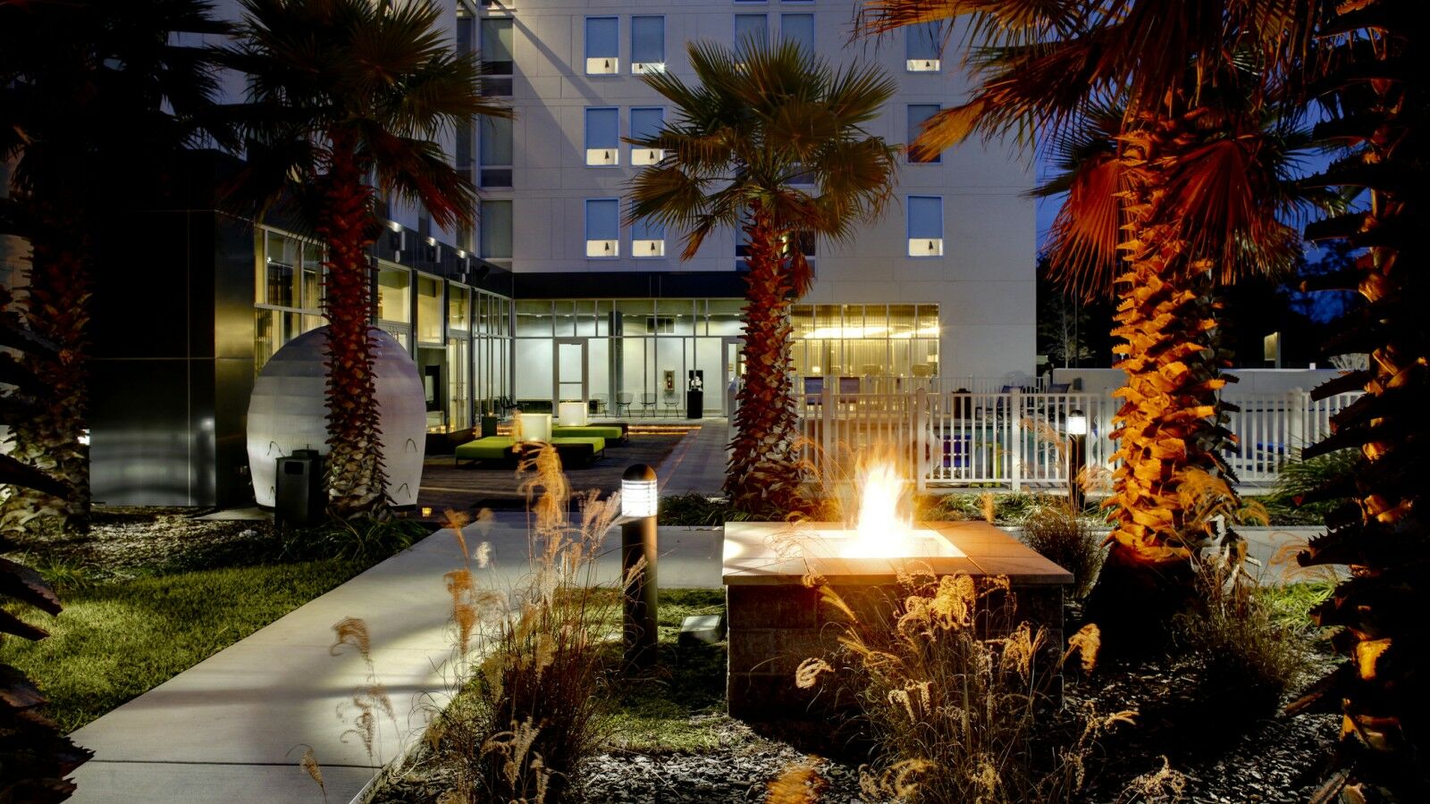 Aloft Airport Hotel