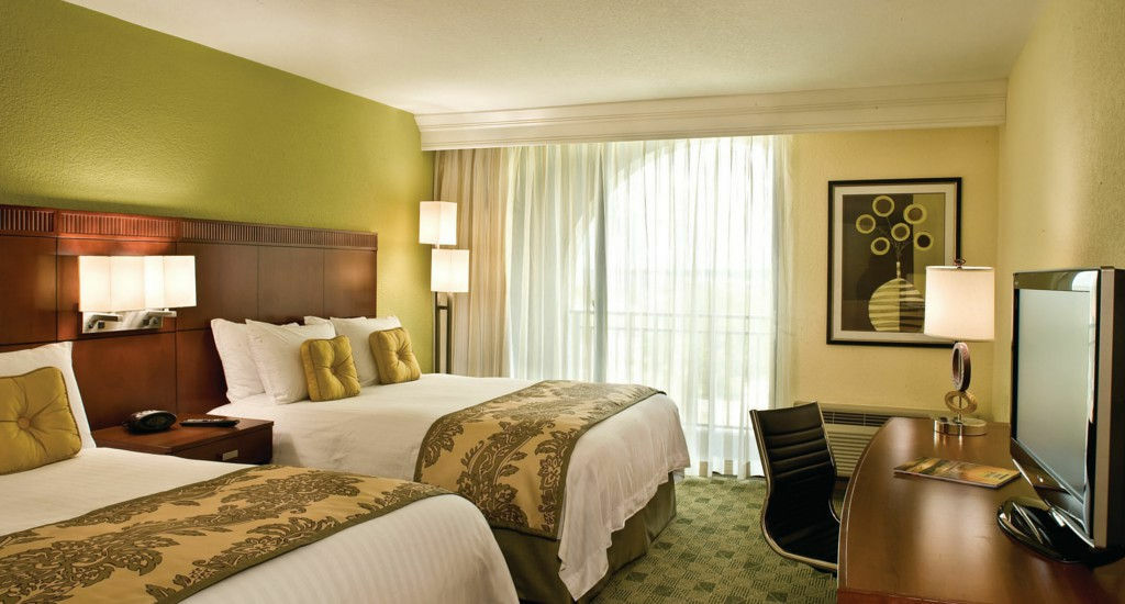 Courtyard By Marriott Sarasota/riverfront 3*