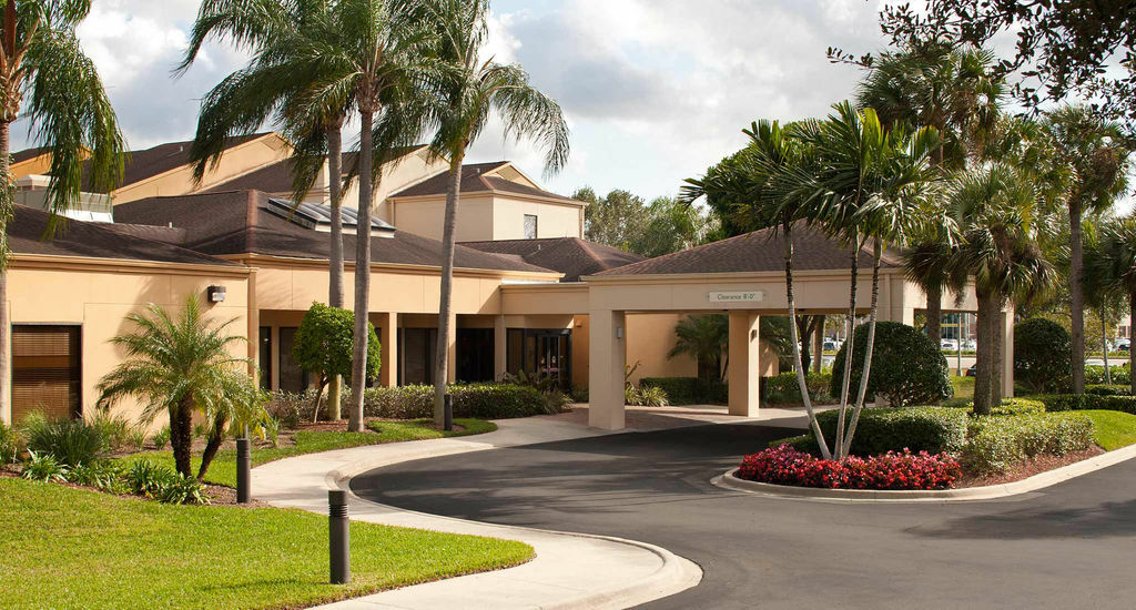 Courtyard Myers Cape Coral 3*