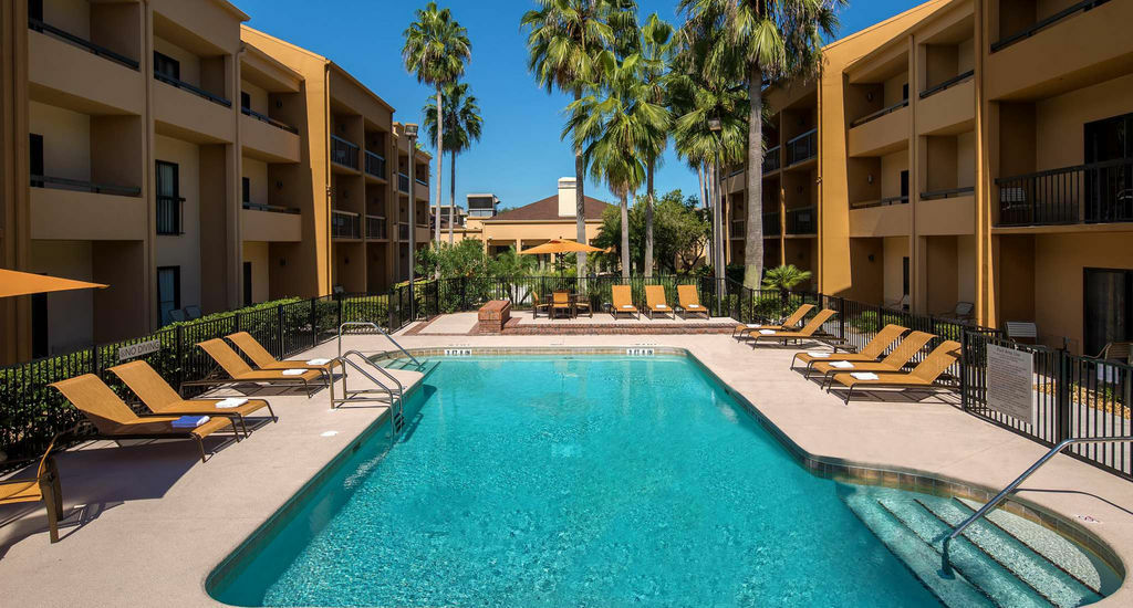 Courtyard West 3*