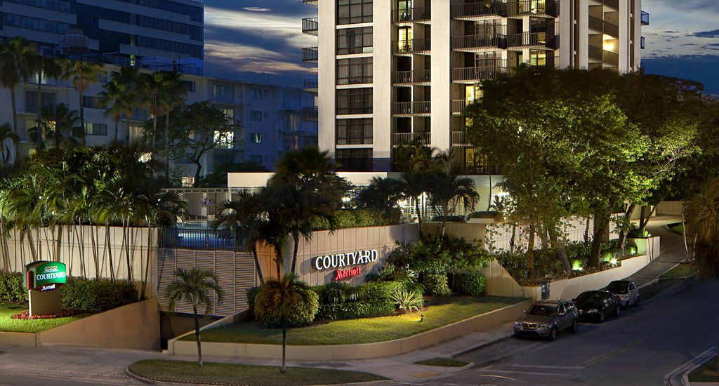 Courtyard Coconut Grove 3*