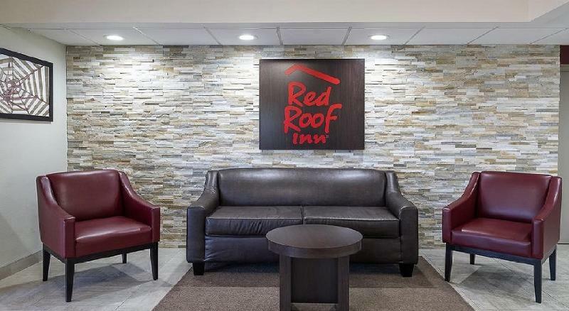Red Roof Tampa Bay - Motel 2*