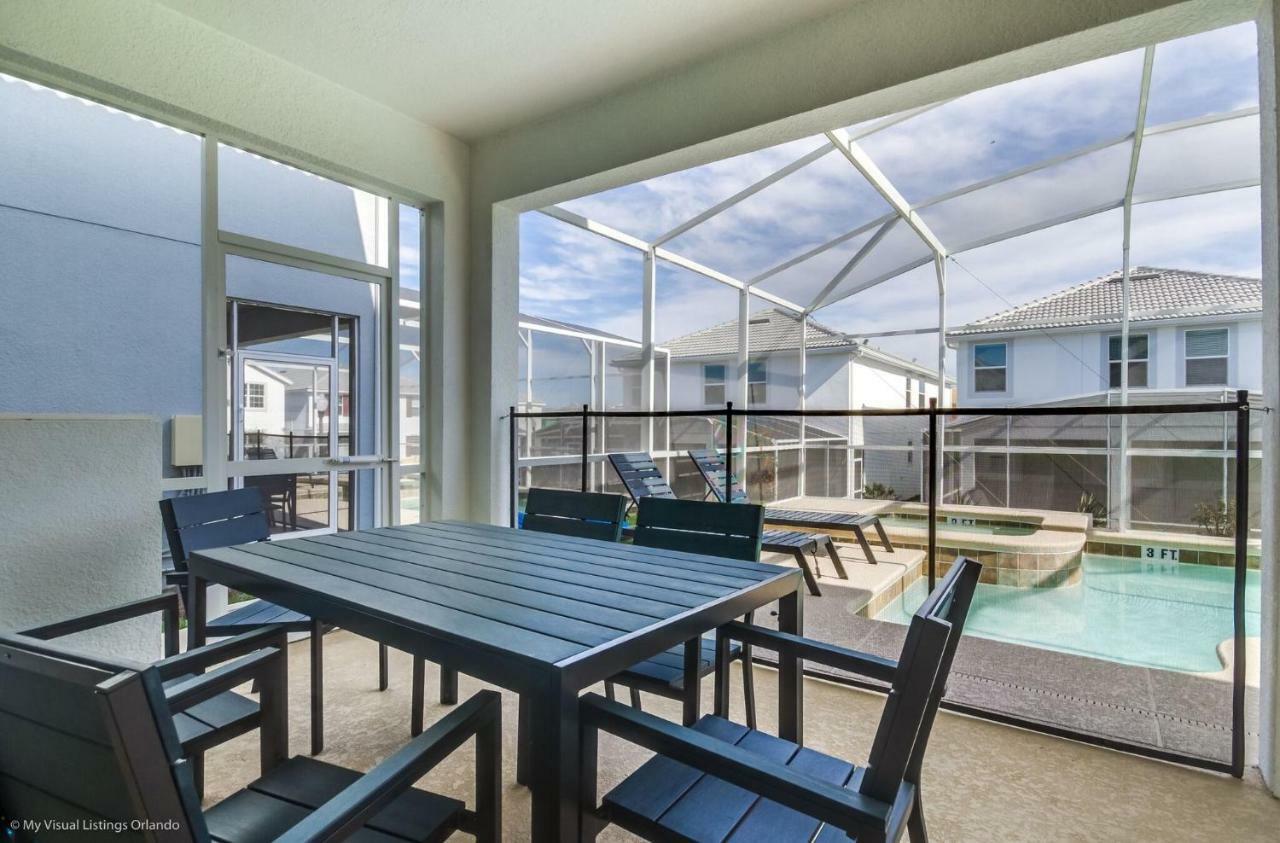 Magnificent Pool In Champion Gates Holiday home Davenport