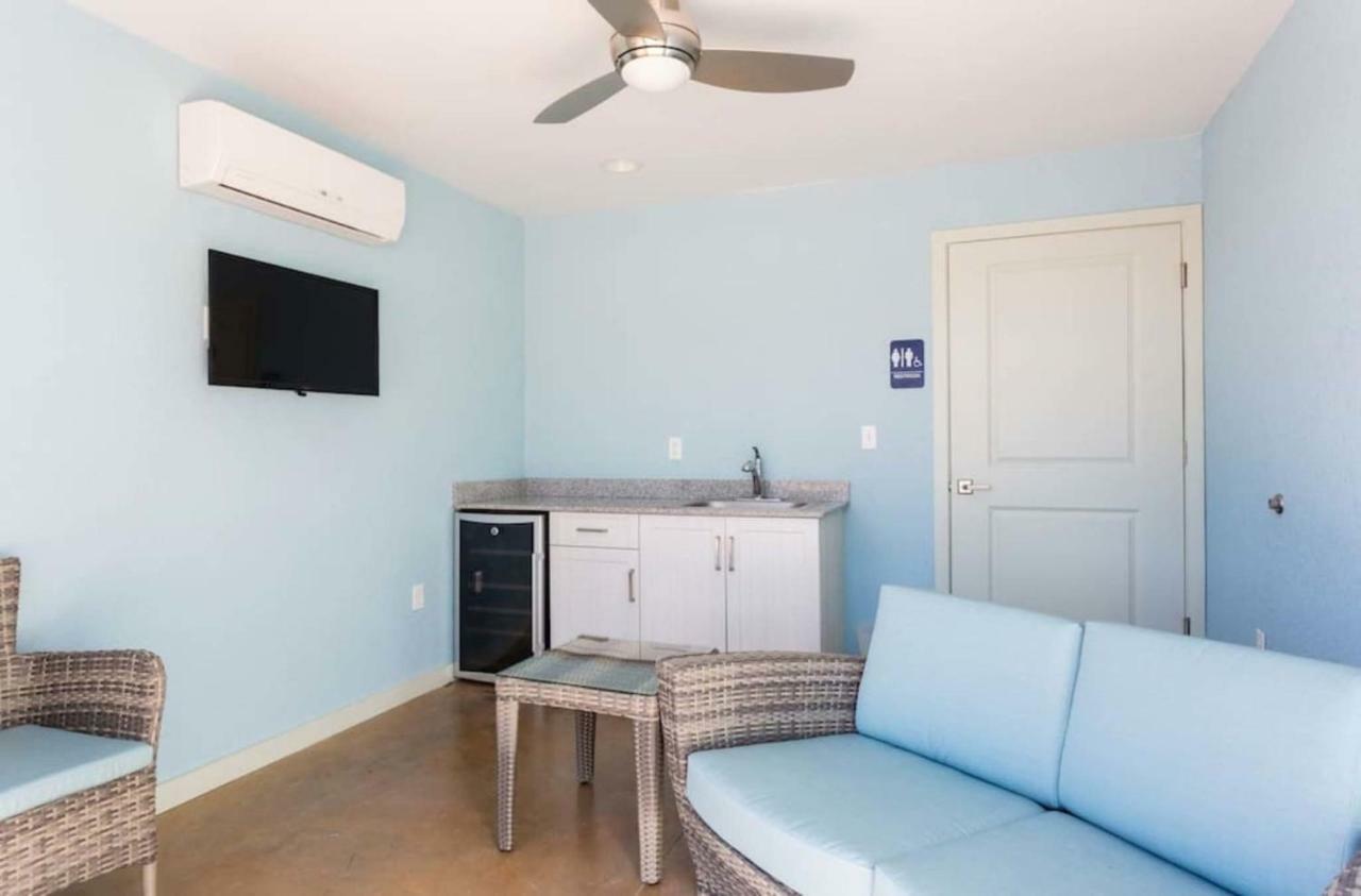 Elegant Little Lyon W Free Water Park Sleep 19 Next Holiday home Davenport