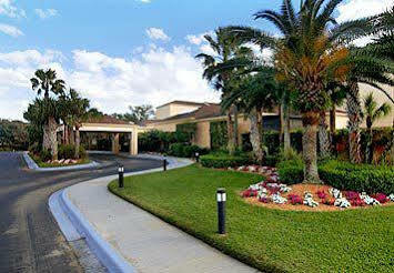 Hotel Courtyard West 3*