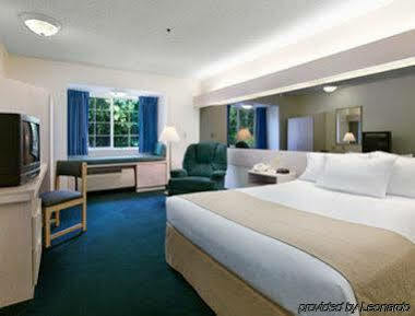 Microtel & By Wyndham I-95 Hotel Palm Coast