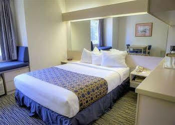 Hotel Super 8 By Wyndham 2*