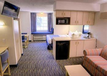 Hotel Super 8 By Wyndham Pensacola