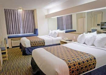 Super 8 By Wyndham Hotel