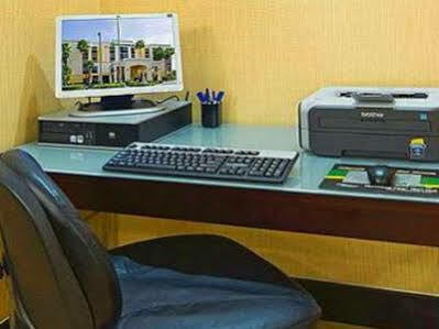 Express & East-miami By Ihg Hotel 2*