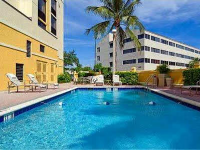 Express & East-miami By Ihg Hotel Kendall