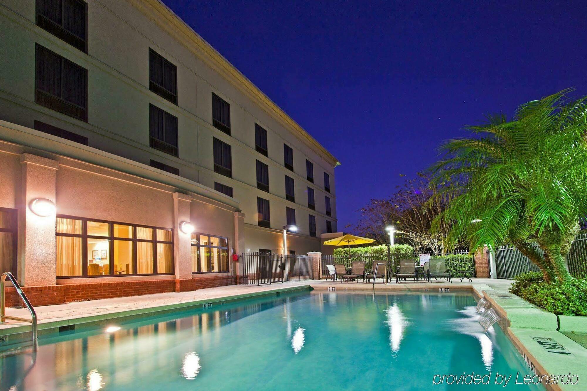 Hotel Express & Tampa-anderson Road-veterans Exp By Ihg 2*
