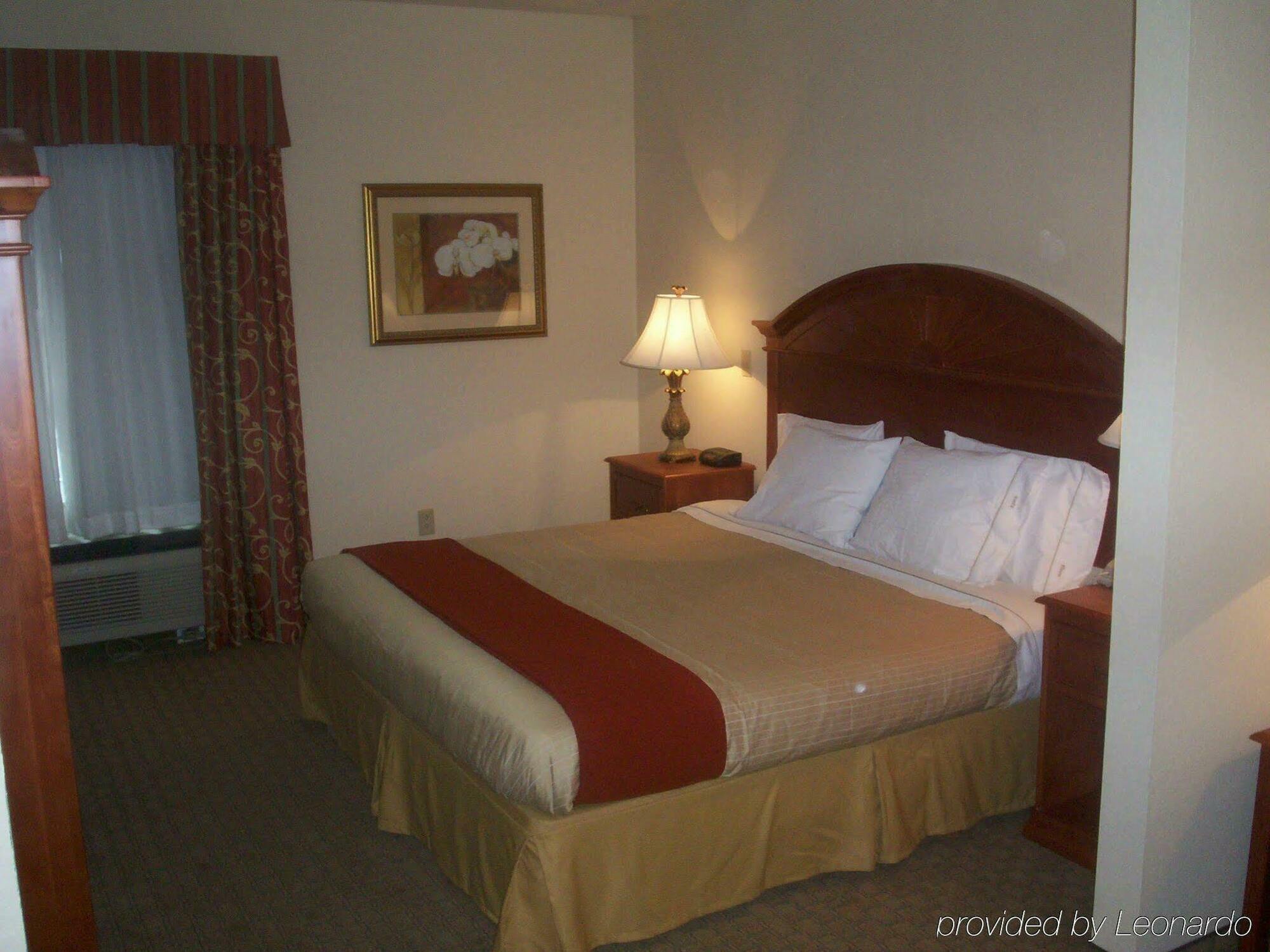 Express & Hotel Port Charlotte