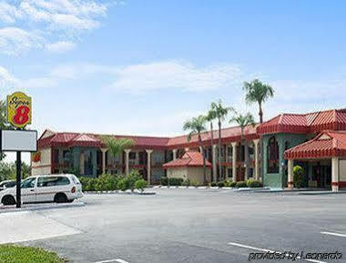 Super 8 By Wyndham Clearwater/us Hwy 19 N Motel