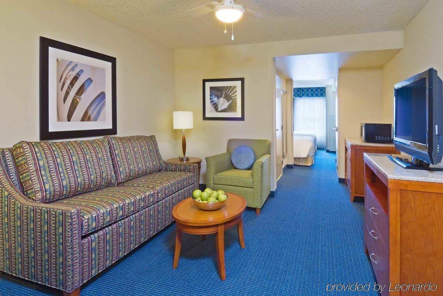 Hilton Garden Airport/westshore Hotel 3*