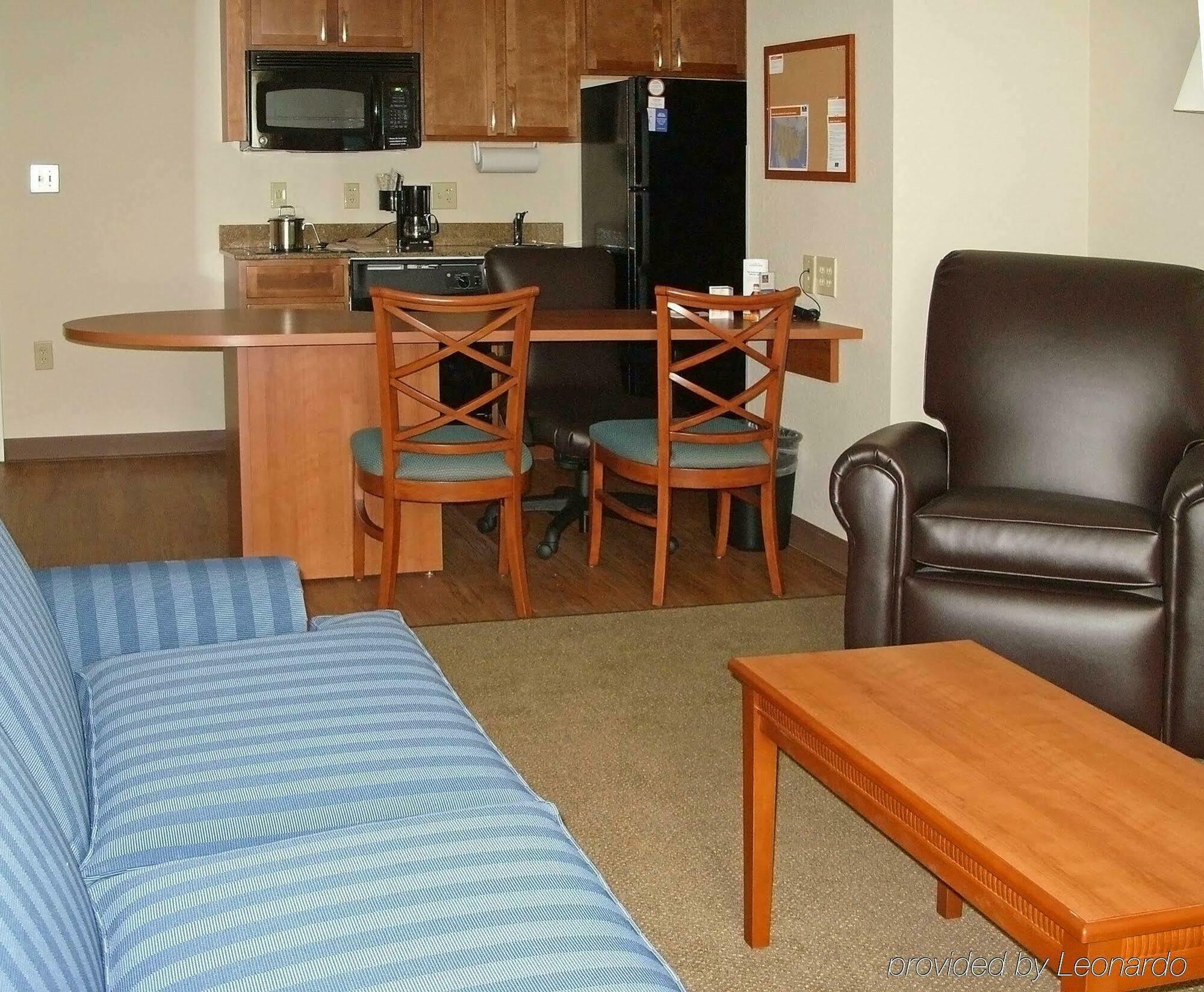 Candlewood East Merril Road By Ihg 2*