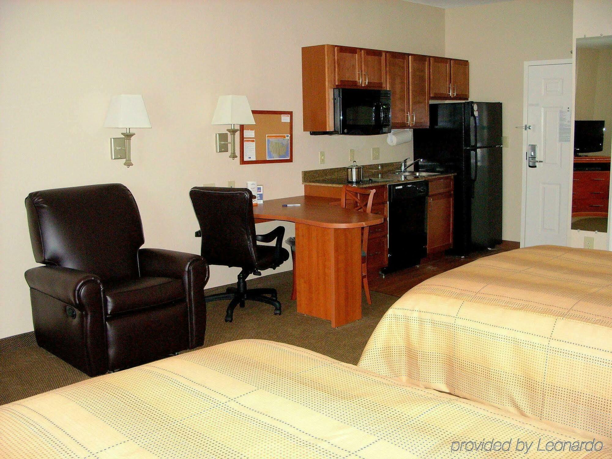Hotel Candlewood East Merril Road By Ihg