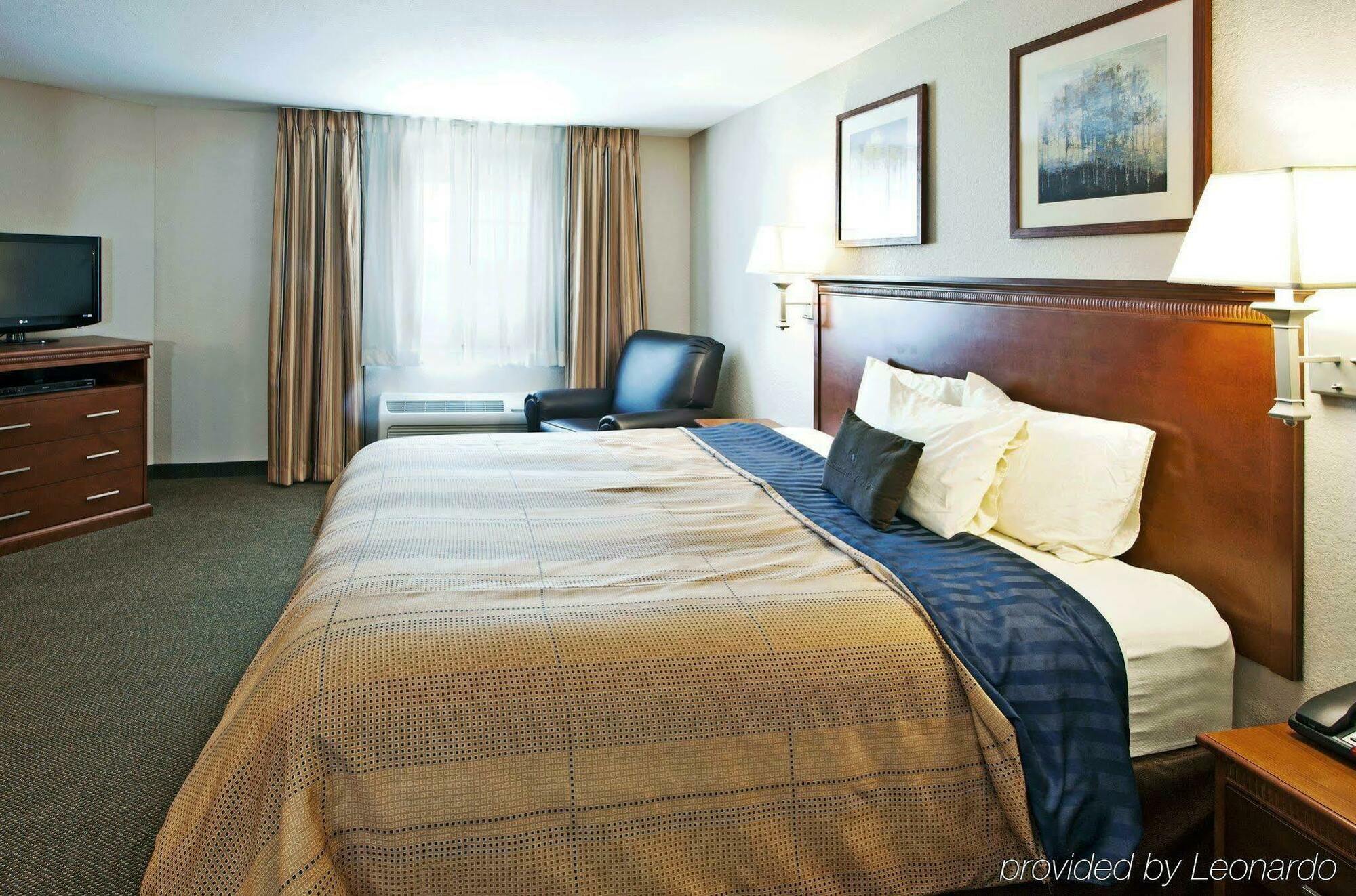 Candlewood East Merril Road By Ihg Jacksonville