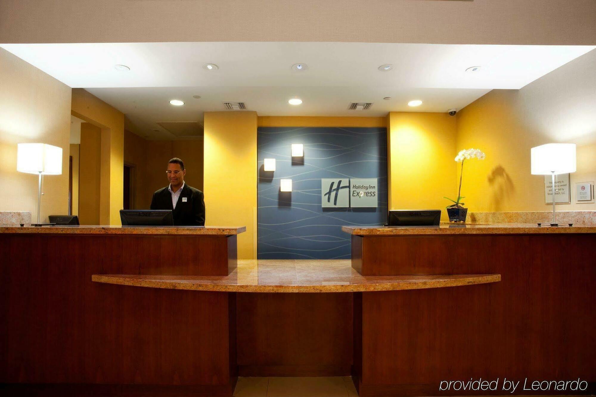 Hotel Express Jacksonville By Ihg Jacksonville Beach