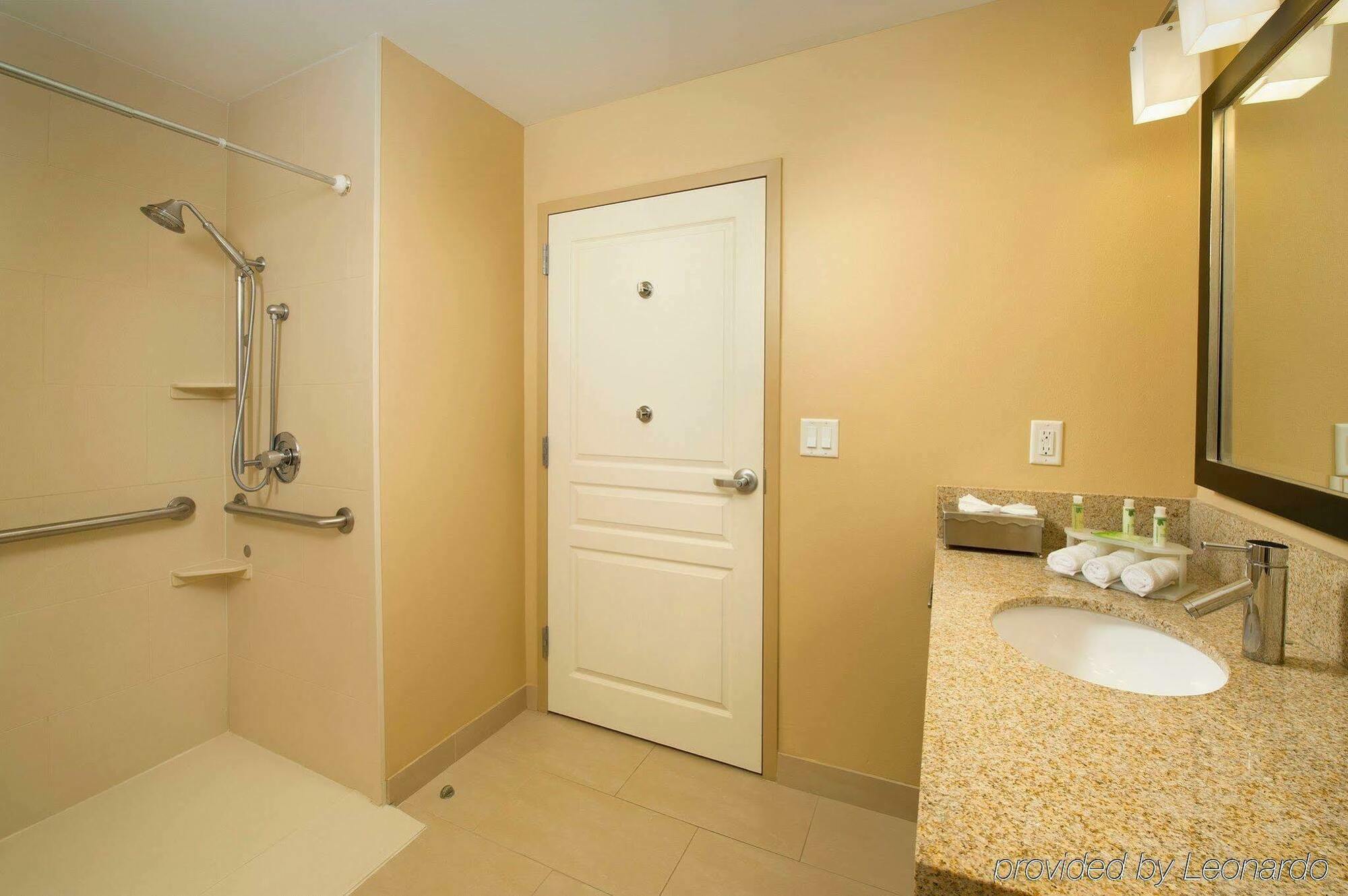 Express Jacksonville By Ihg Hotel Jacksonville Beach