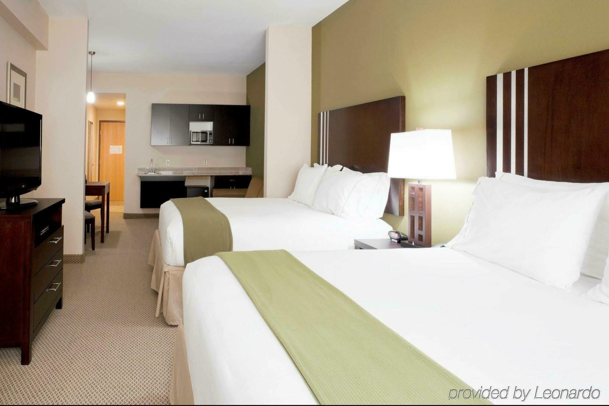 Express Wales North-winter Haven By Ihg