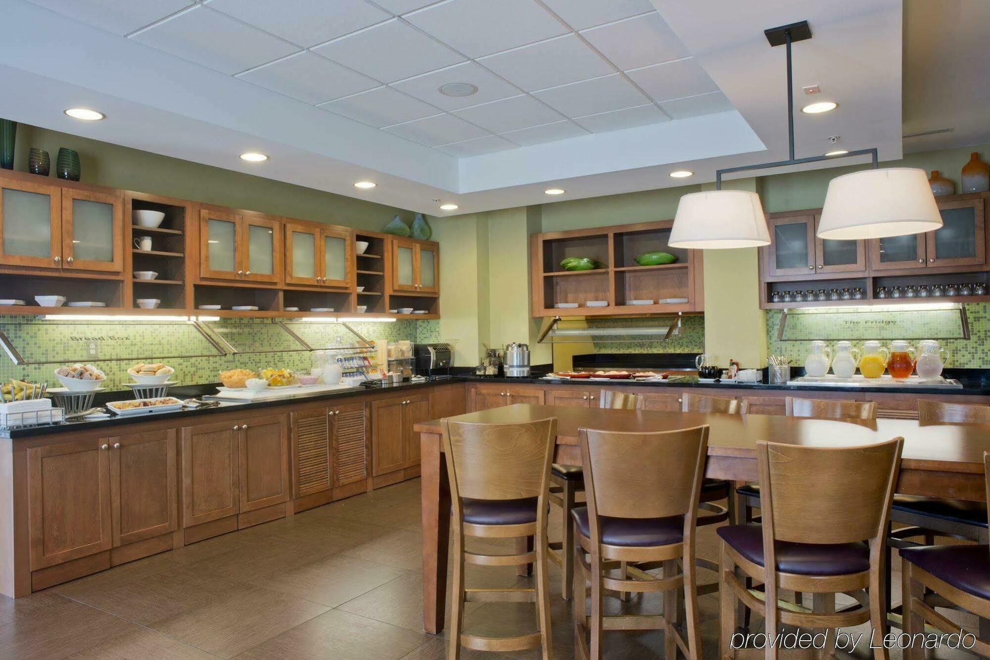 Hyatt Place Airport 4*