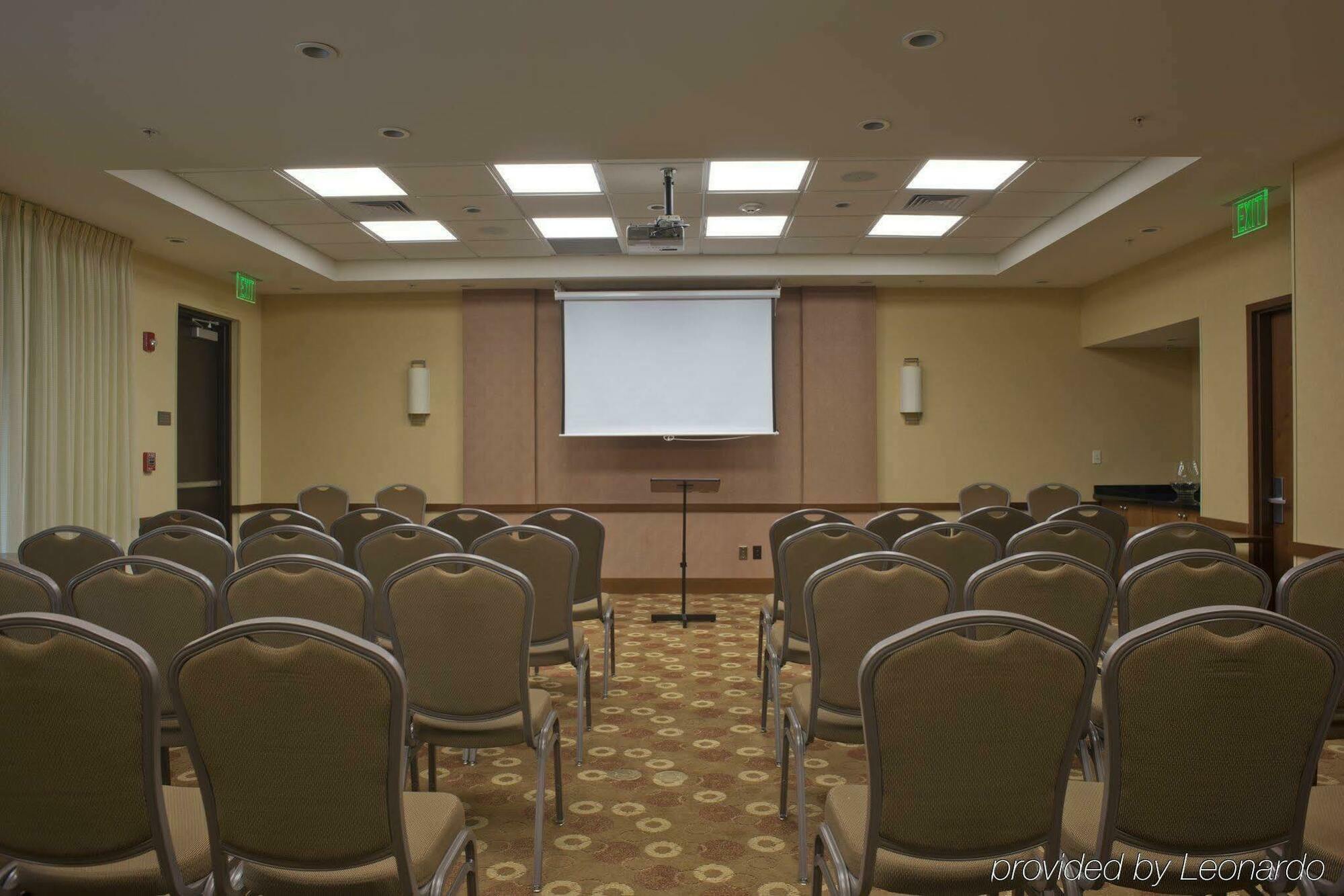 Hyatt Place Airport Hotel 4*