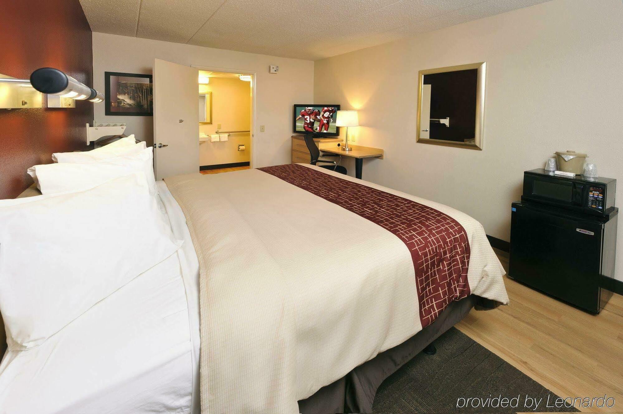 Hotel Red Roof Plus+ West Palm 3*